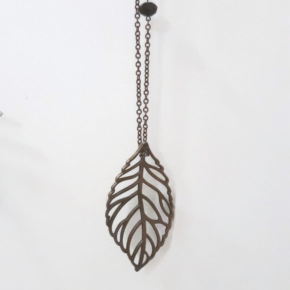 Leaf Neckless - Picture 1 of 5